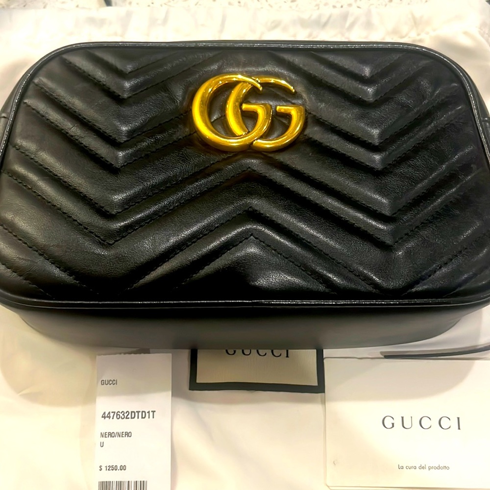 GG marmont handbag in size SMALL w/receipt